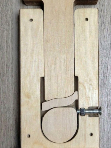 Sprossenwand im Türrahmen